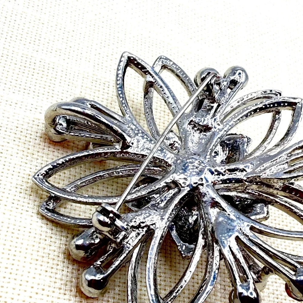Vintage Retro Silver Tone Sparkling Pink Rhinestone Floral Brooch Pendant